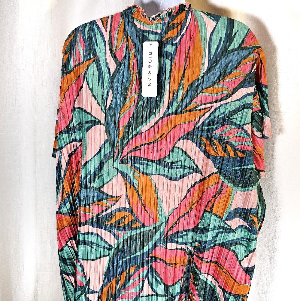 2/$20 Rio & Rian 2X Tropical Top - Picture 7 of 8